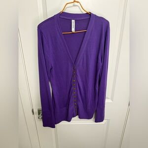 Zenana Outfitters Women's Purple V-Neck Button Cardigan in size L